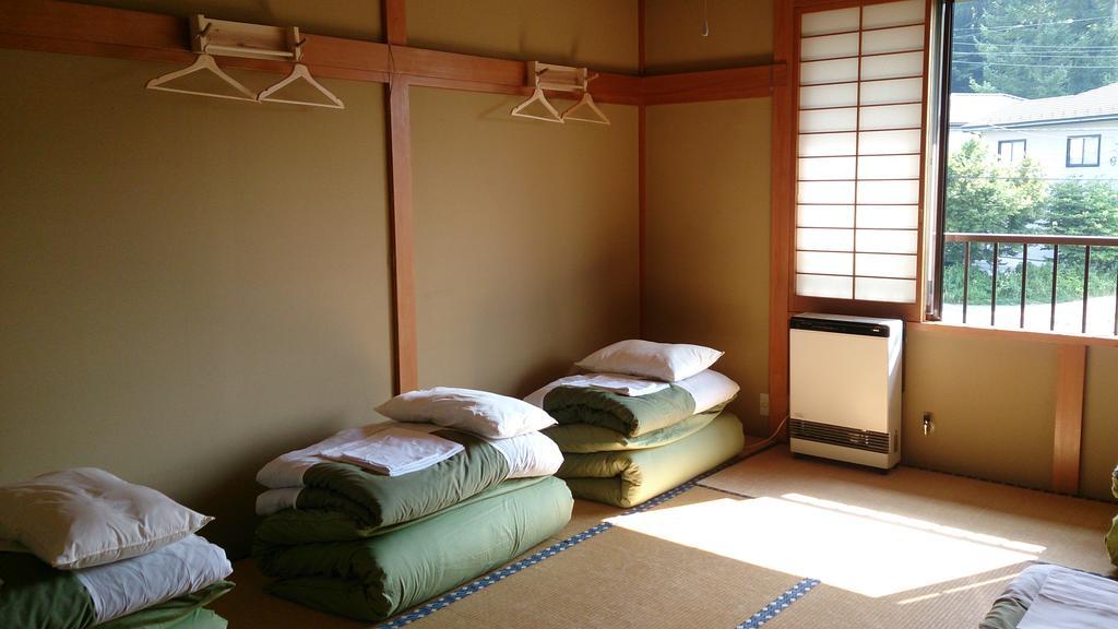 Teishaba Guesthouse&Cafe Fujiyoshida Exterior foto