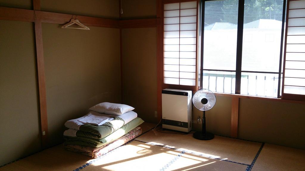 Teishaba Guesthouse&Cafe Fujiyoshida Exterior foto