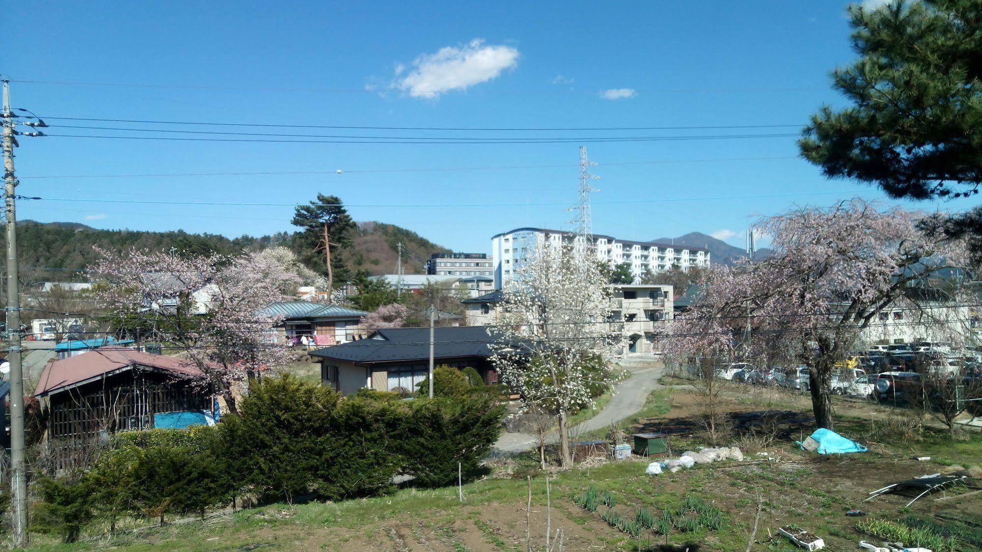 Teishaba Guesthouse&Cafe Fujiyoshida Exterior foto